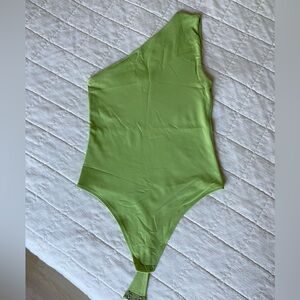 Aritzia Babaton Contour One Shoulder Bodysuit